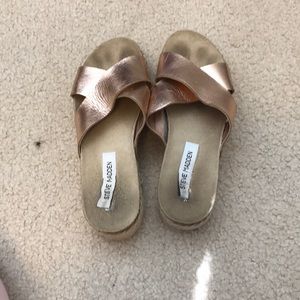 Steve Madden Rose gold platform wedge sandals 8